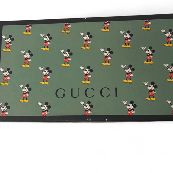 Gucci × Disney Mickey
Mouse slides main image 7